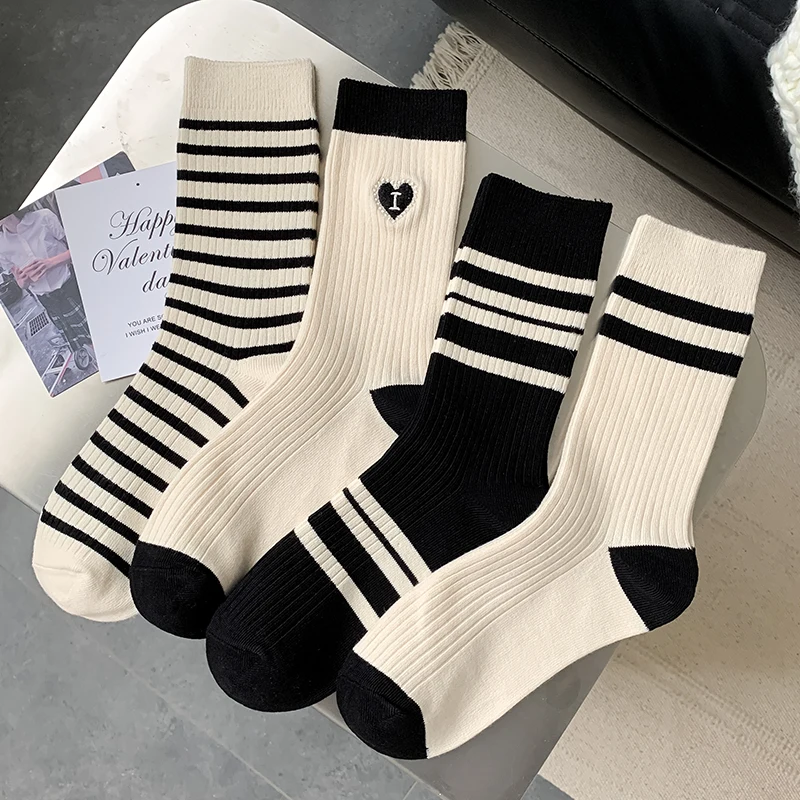 Woman Socks Autumn New Fashion Comfort Casual Girls Striped Socks Breathable Trends Embroidery Sports Crew Socks Women's