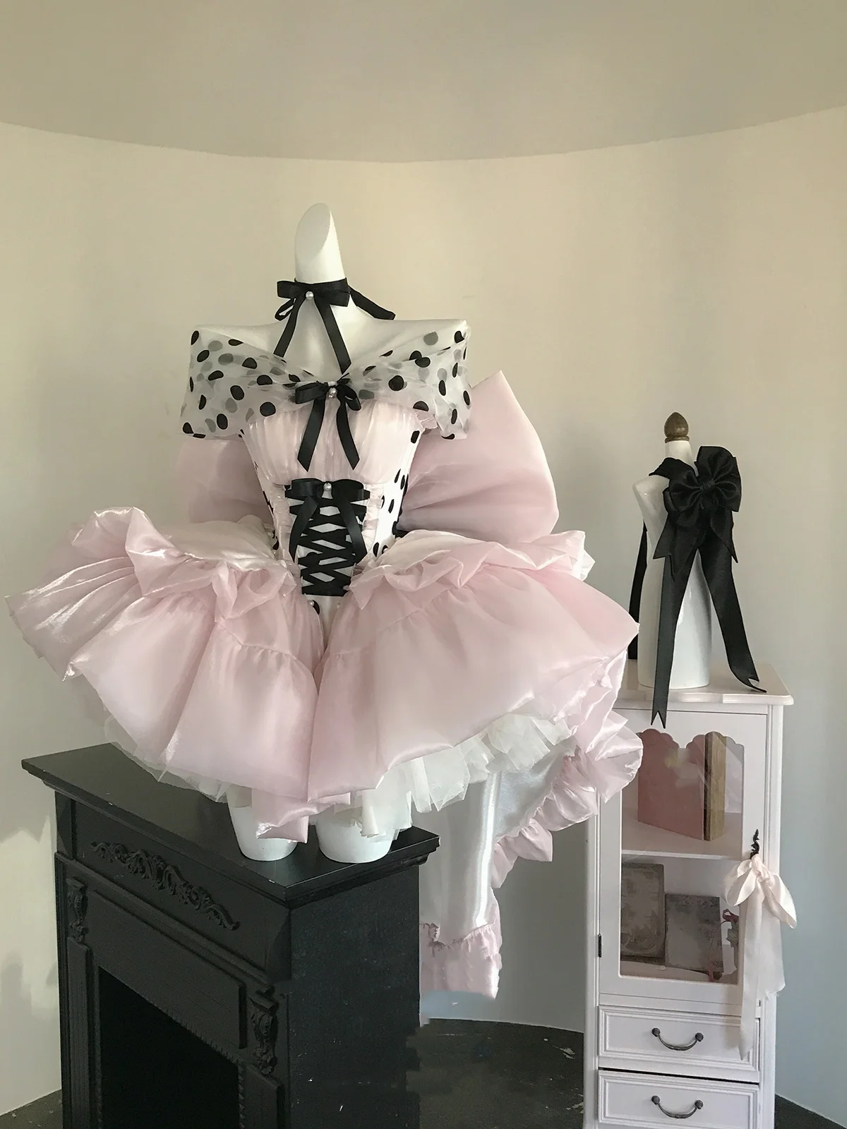 달콤한 소녀 공주 생일 파티 드레스 핑크 도트 오프숄더 하이웨이스트 큰 리본 트레일링 퍼피 미니 로리타 이브닝 드레스