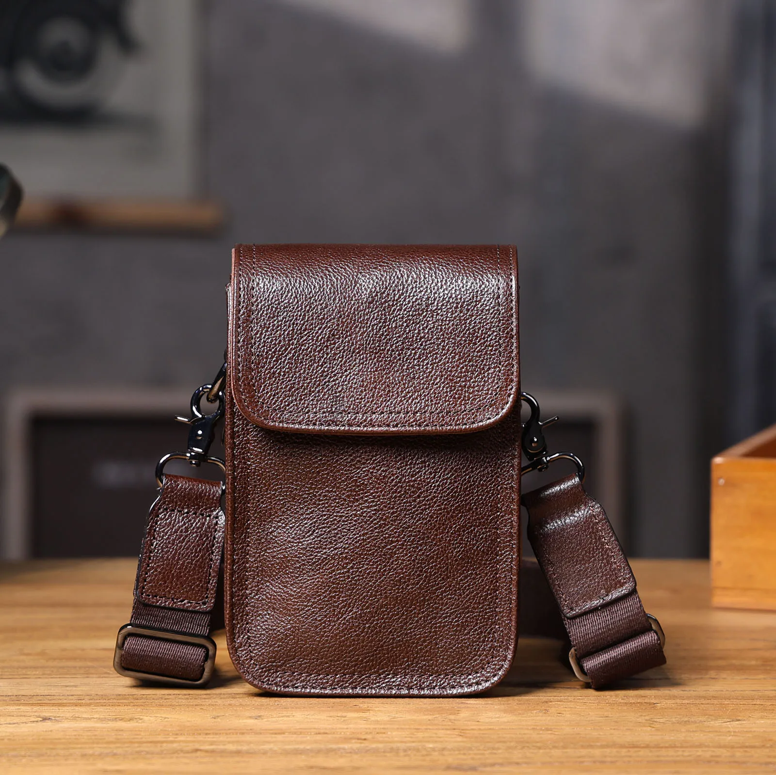 Echte Leder-Umhängetasche für Herren, Crossbody-Taschen, einfache Rindsleder-Gürteltasche, hochwertiges, pflanzlich gegerbtes Leder, modisch und lässig – Detail 16