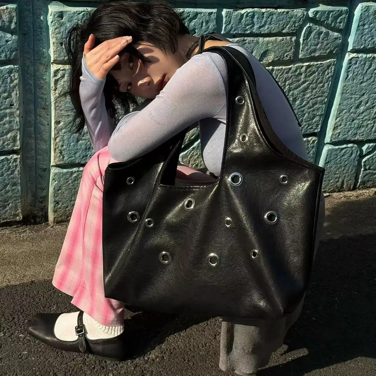 

Женская сумка 2025, новая модная сумка через плечо с заклепками из искусственной кожи, большая вместительная сумка, простые офисные женские женские сумки