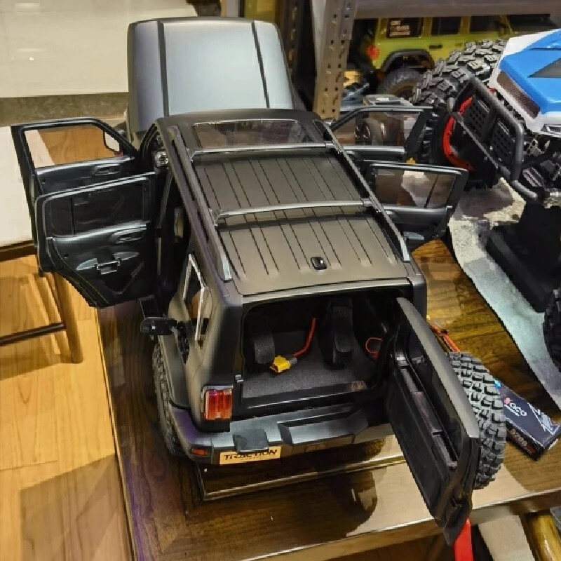 New Km Raytheon 1/8 Remote Control Car Code Tank 300 Hard Shell Version Climbing Car Rc Model Four-Wheel Drive Off-Road Vehicle