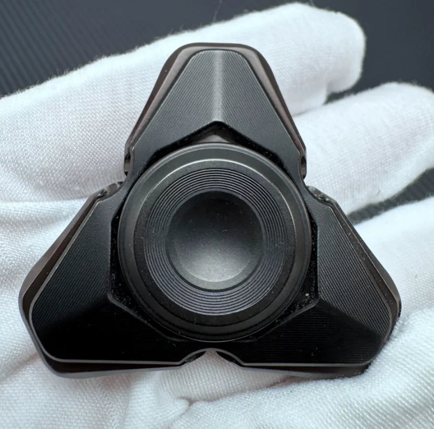 Used EDC Good Bean Garlic Qs Ripple Titanium Wu fidget spinner metal decompression toy