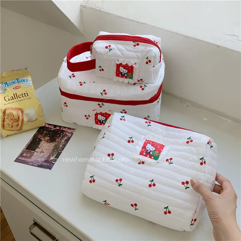 Sanrio Hello Kitty Cherry Storage Bag Kawaii studenti ragazze borsa 2024 Anime Cute borsa da toilette da viaggio portatile di grande capacità