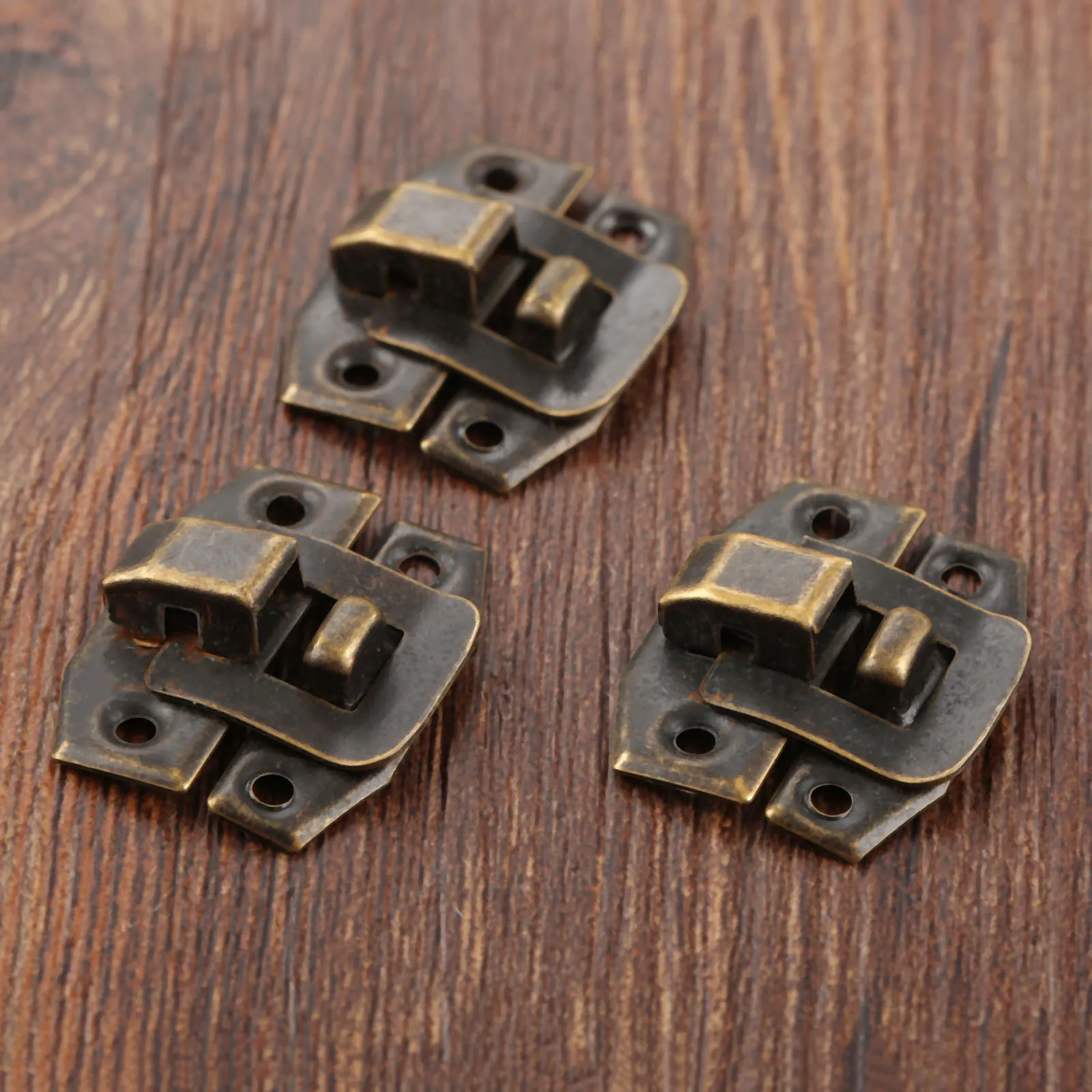 DRELD-cerrojo de bronce antiguo para caja de joyería, Pestillos de captura para maleta, hebilla de Clip, herrajes para muebles, 24x19mm, 20 piezas