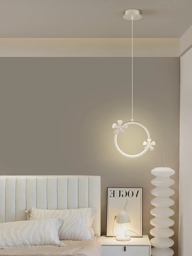 

Bedside chandelier, simple modern creative five-leaf flower bedroom lamp, Nordic warm minimalist children'sroom small chandelier