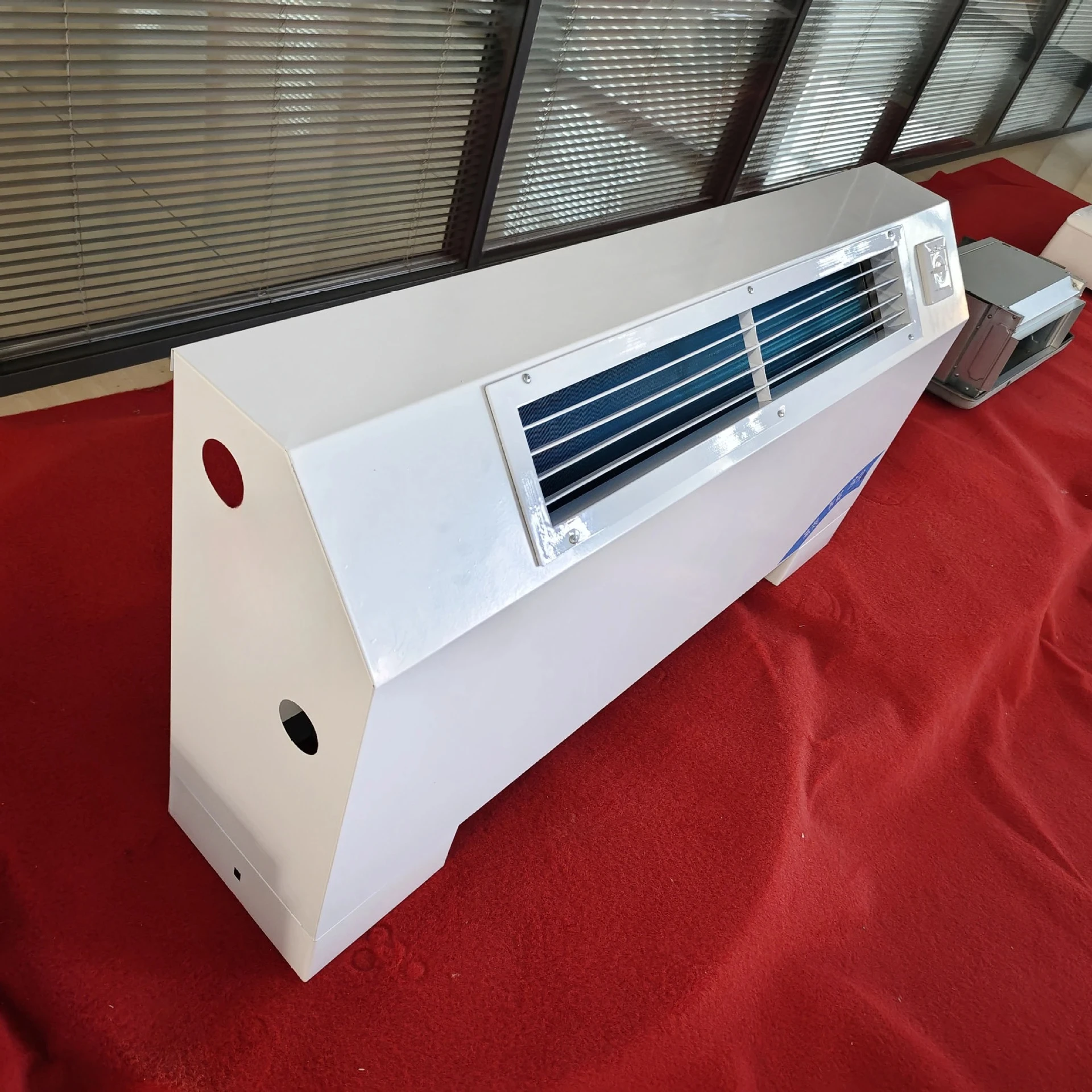 Central water air conditioner end surface-mounted fan unit, dual-purpose shopping mall vertical surface-mounted fan coil