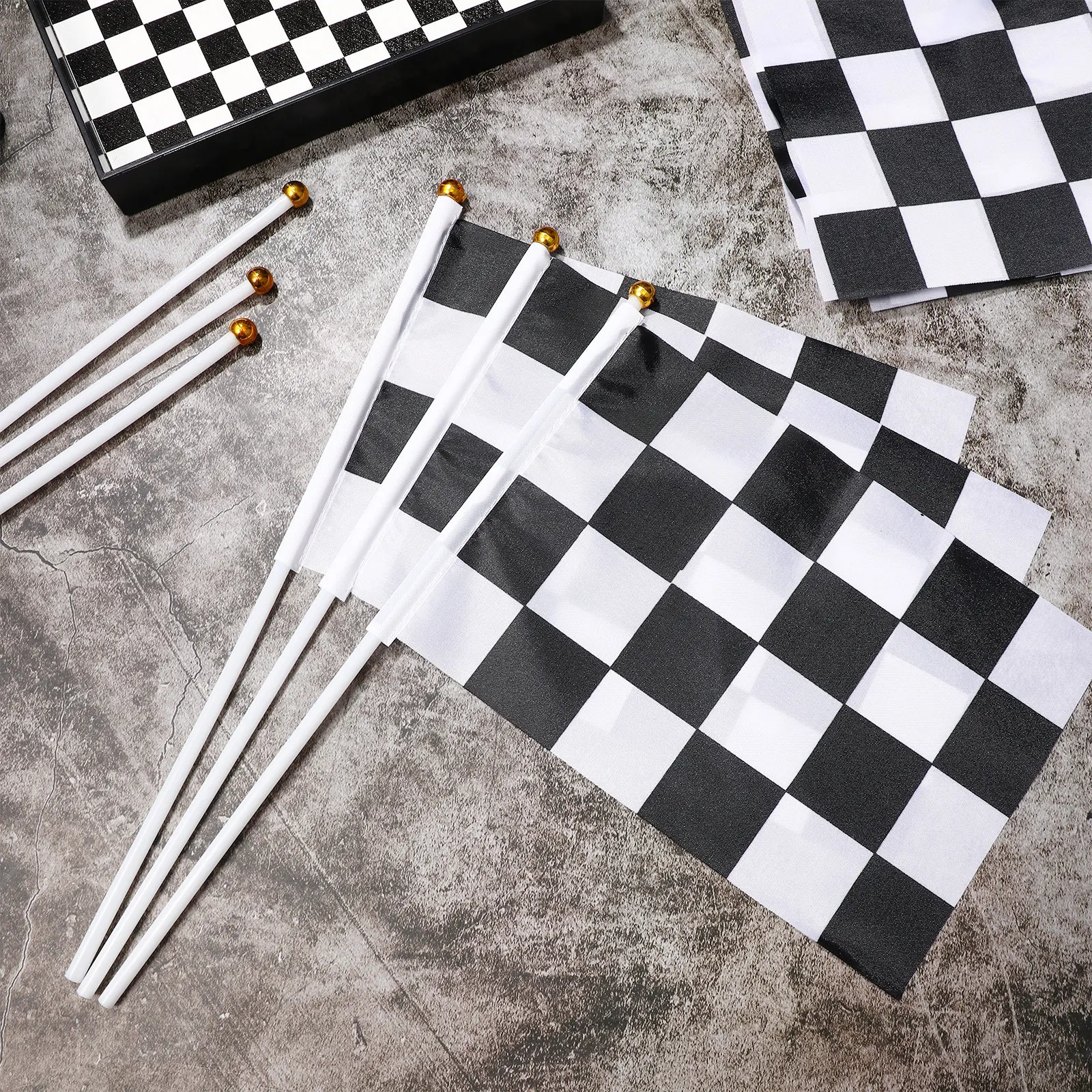 

25 шт. Премиальные полиэстеровые флаги в клетку для автогонок 14x21 см, мини-флажки для автоспорта, декорации для автосоревнований, компактные