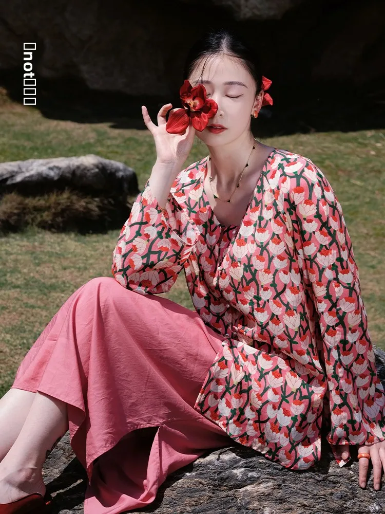 

Artistic Print Silk irt Chinese Sle Bell Sve Summer Top Cool Feeling Thin Fabric Long Sve Stand Collar Women's irt