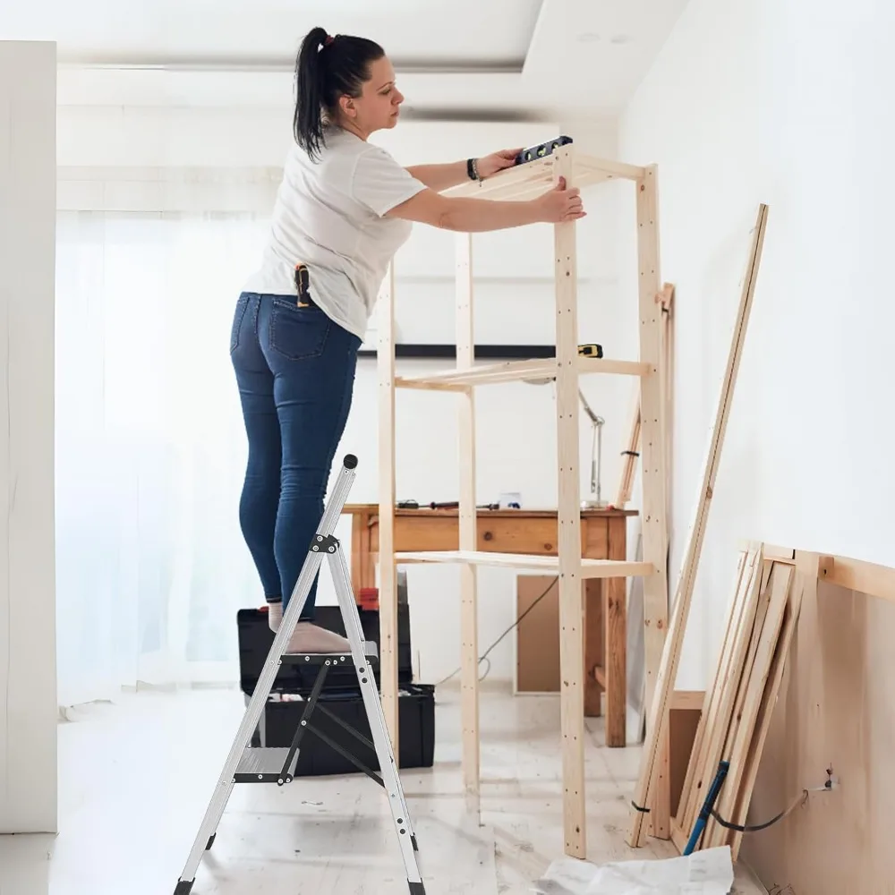 "brede antislip 2-staps aluminium vouwladder met handgreep voor thuis- en kantoorgebruik"