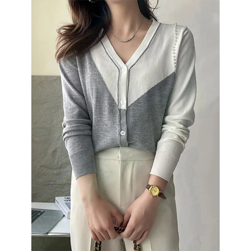 Women Clothing Simple Casual Loose Knitwear 2024 Spring New Contrast Style Fashion Comfortable Sweaters V-neck Button Tops