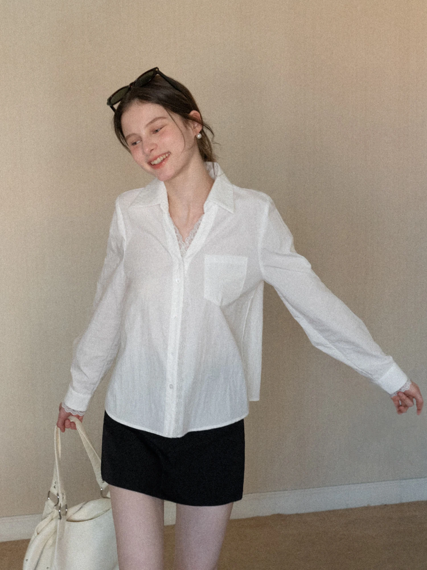 

Белый кружевной топ EGGKA 2026 с V-образным вырезом, свободного кроя, стройнящий, для повседневной носки, из смесового хлопка