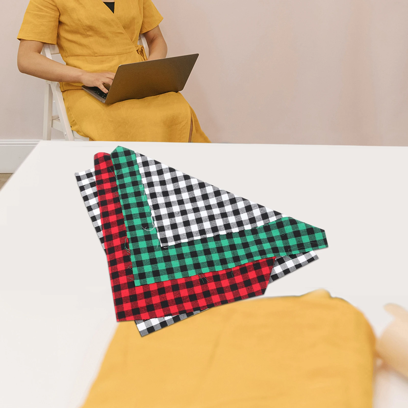 

6Pcs Christmas Theme Cotton Plaid Patchwork DIY Sewing Cloth Creative Xmas Patchwork Fabric Christmas Fabric Sheet