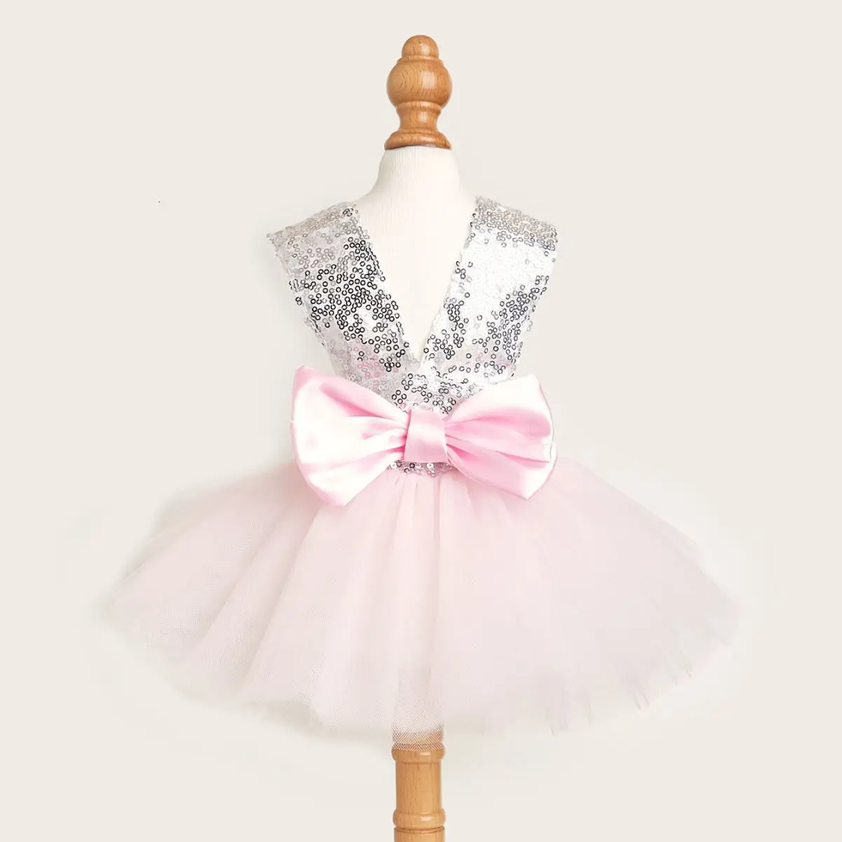 Fashion Sequins Dog Dresses for Small Dogs Bowknot Solid Wedding Dress Pet Clothes Elegant Cat Dress Mesh Pet Skirt Dog Clothes