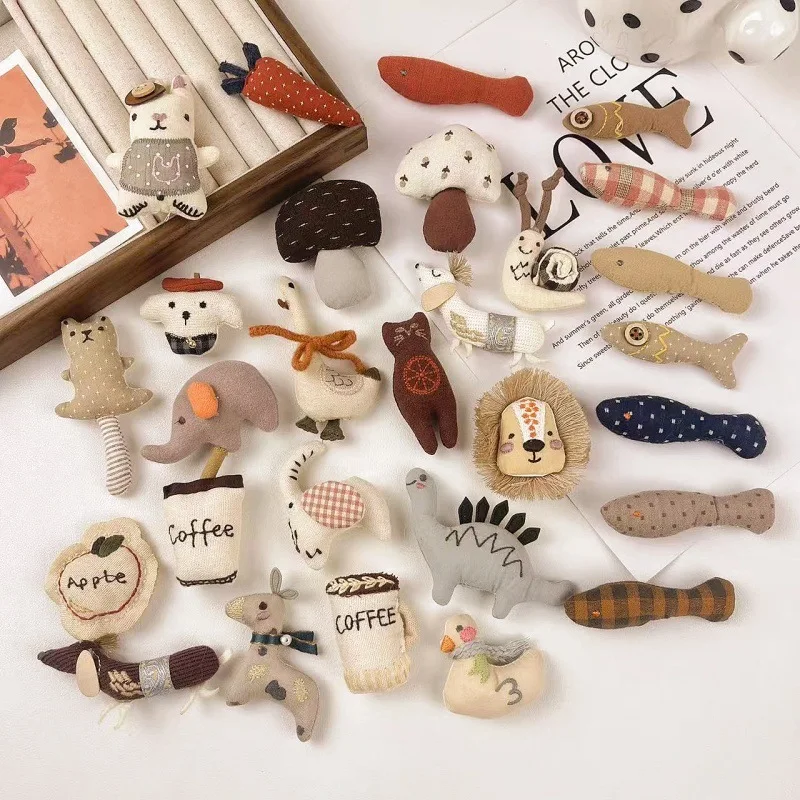 Set De Broches De Animales Y Flores Estilo Bosque, Lindos Broches Japoneses Bordados A Mano Con Diseño De Plantas Para Ropa, Sombreros, Bolsos Y Accesorios Para El Cabello — -50%, $0.48 Coupon, from $0.49 – 50% descuento – €0.49