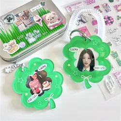 Porte-cartes photo K-pop vert en forme de trèfle à quatre feuilles, idole, carte photo, chaîne continent, pendentif, école, papeterie, porte-bonheur Kawaii, 1 po