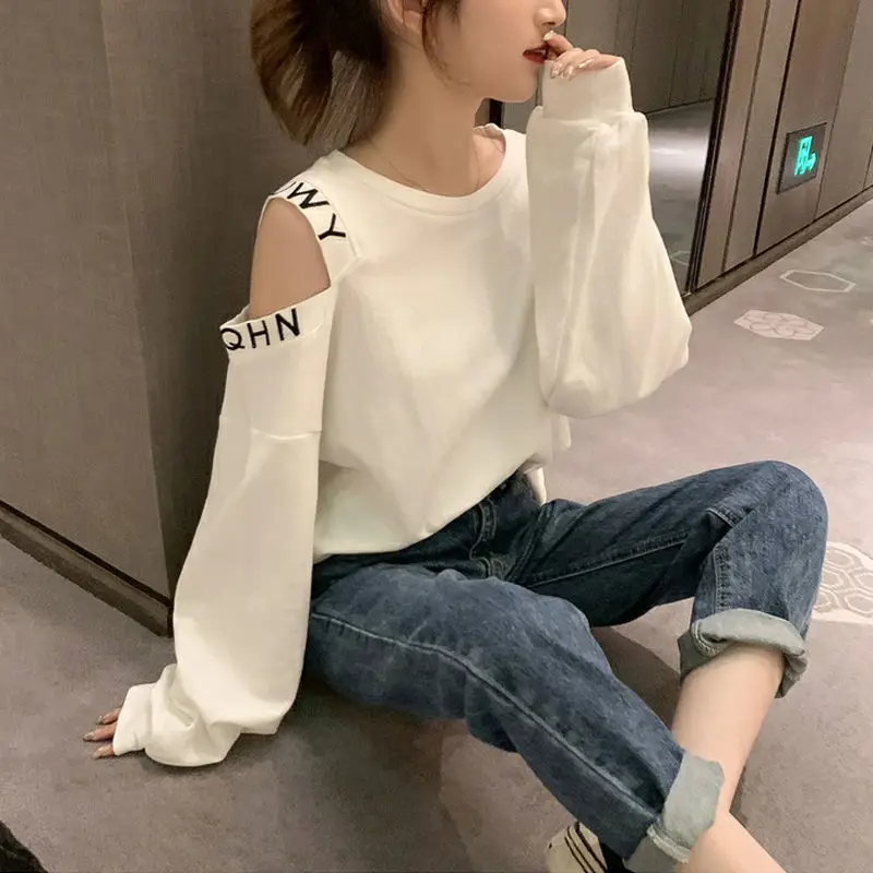 2024 Spring autumn New Korean version Off Shoulder Letter T-shirt for Women\'s Loose slimming casual fashion Versatile chic Top