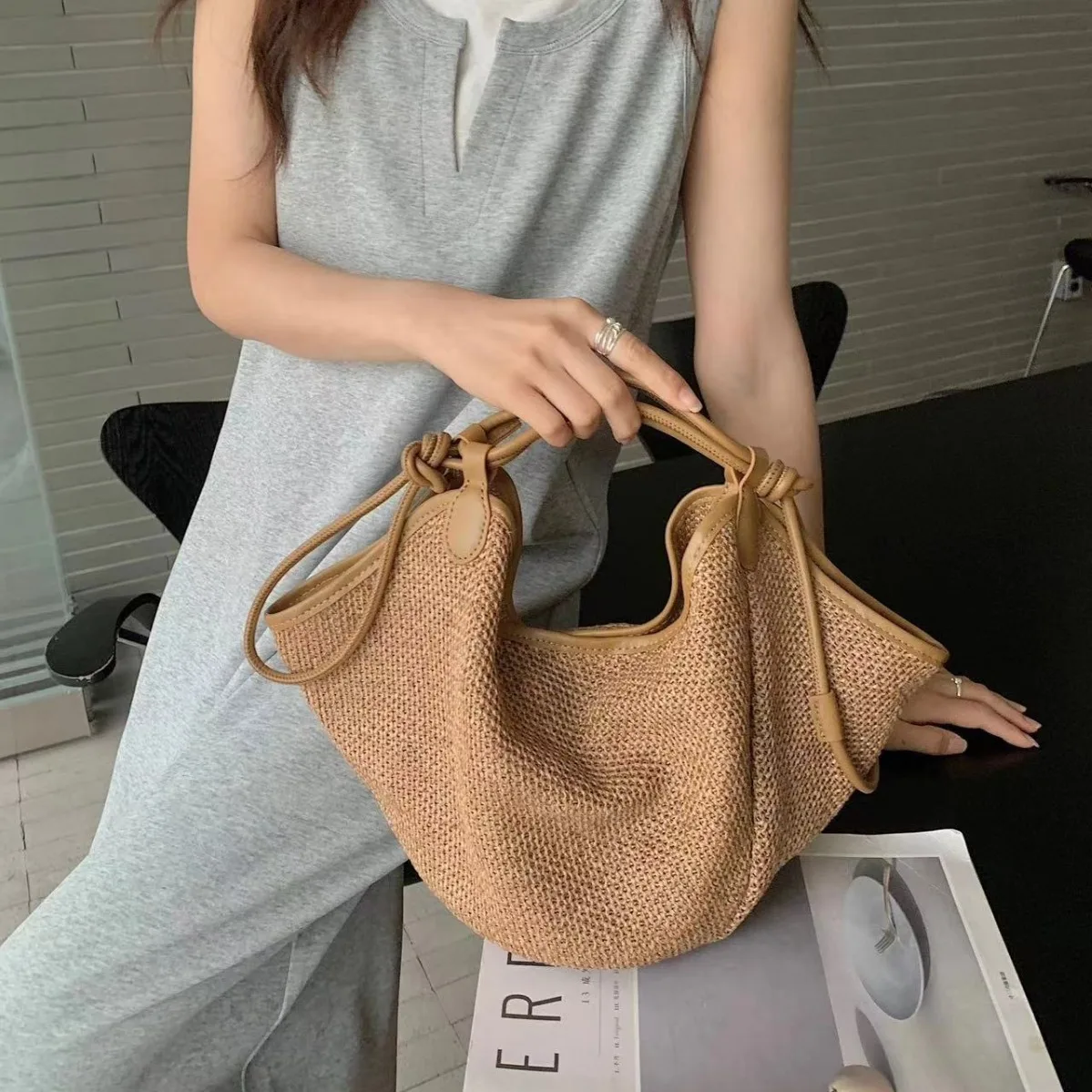 French lazy style straw bag 2024 summer new beach style women's bag soft leather stitching large capacity handbag dumpling bag