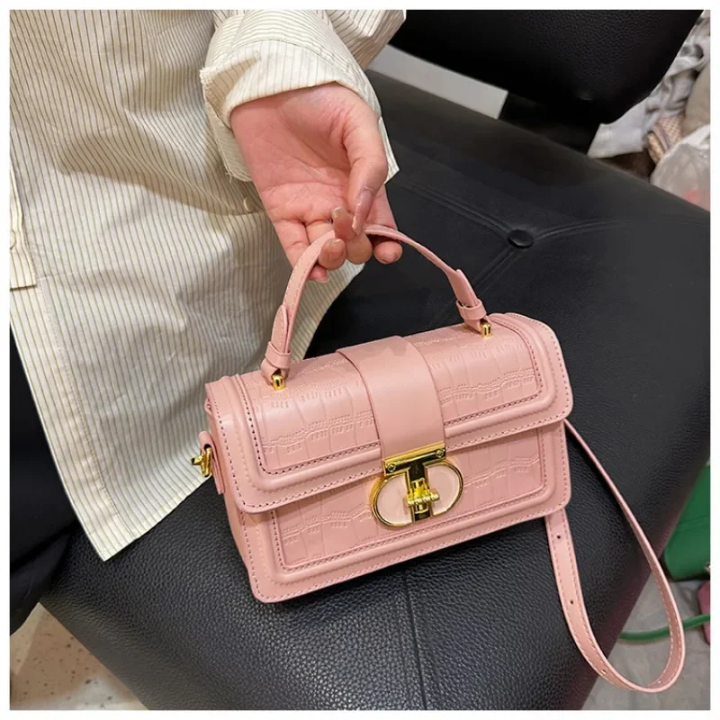 Torebka w stylu retro w stylu Hongkongu 2024 nowa torba damska teksturowana torba na ramię wzór z kamieniem Messenger torby typu crossbody dla kobiet