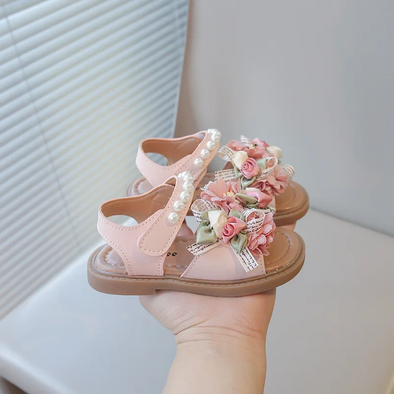 2026 Summer Girls Sandals Kids Cute Flower Princess Flat Shoes Soft PU Leather Sandals Comfortable Lightweight Daily Wear