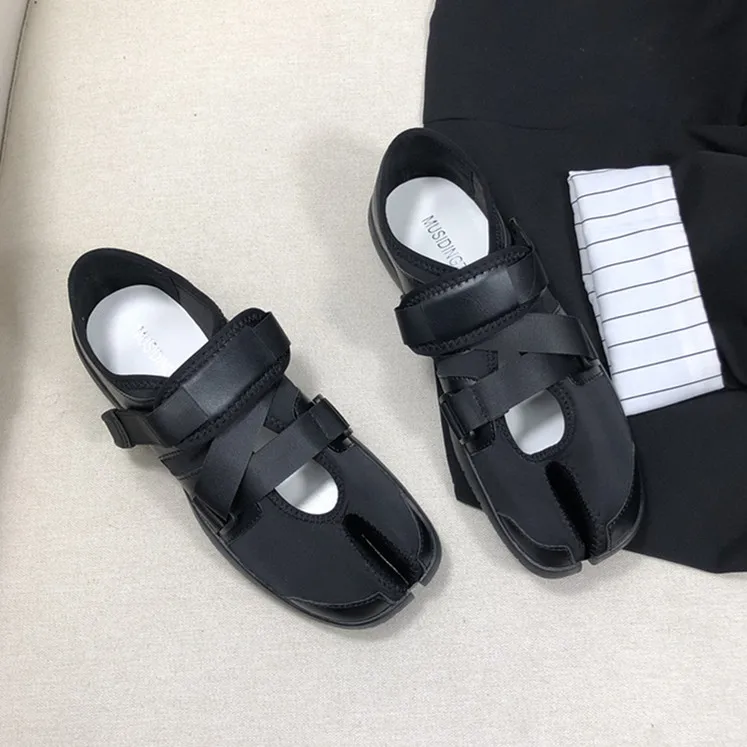 nuevas-sandalias-de-mujer-con-punta-dividida-2026-primavera-verano-negras-versatiles-con-cierre-de-suela-suave-e