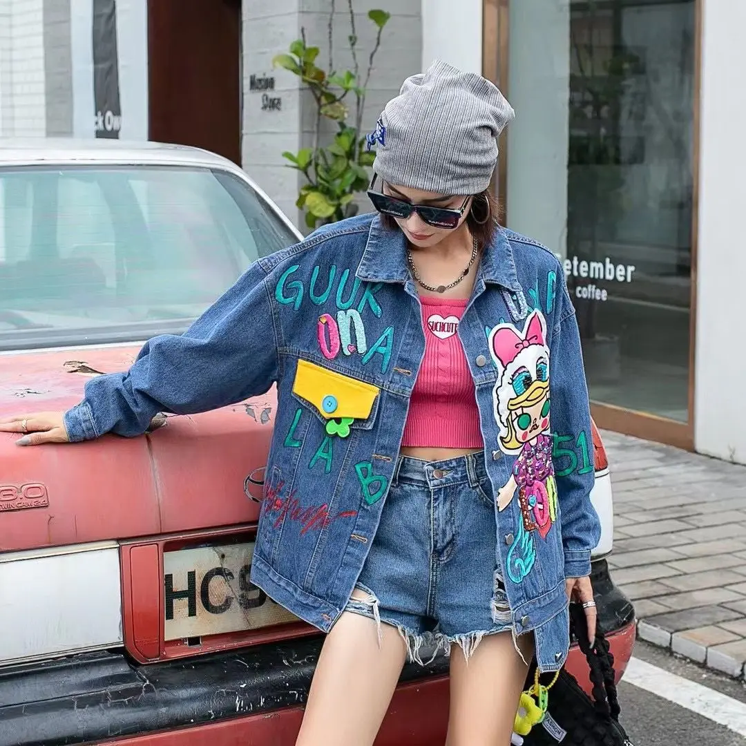 

2023 Spring Autumn New Versatile Blue Coat Women Nailed Beads Heavy Industry Cartoon Denim Jacket