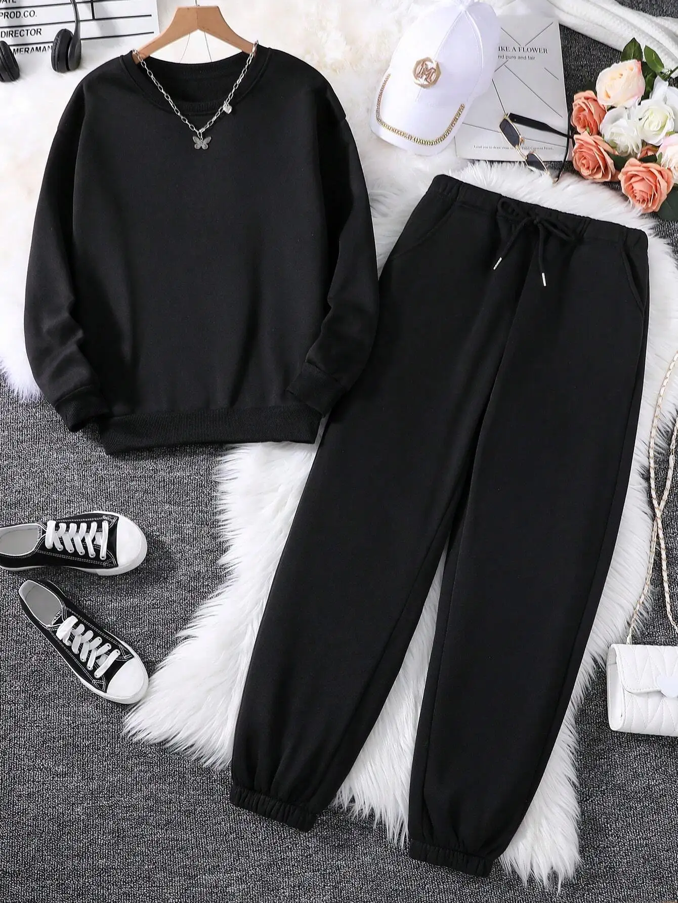 Black Solid Pullover Sweatshirt and Drawstring Waist Jogger Pants Set