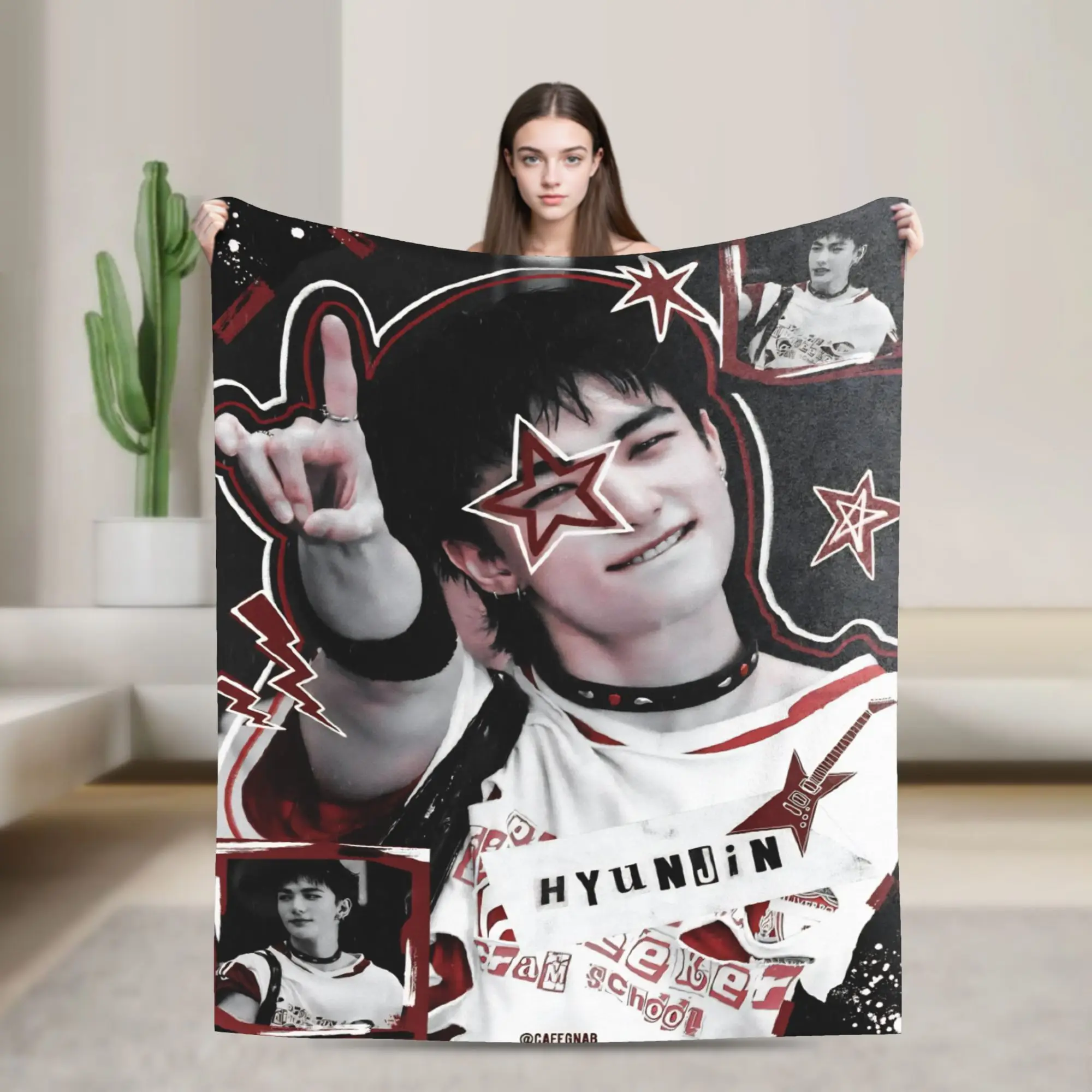 Hyunjin Kpop Idol Blanket Korean Star Flannel Awesome Warm Throw Blankets for Chair Covering Sofa Summer