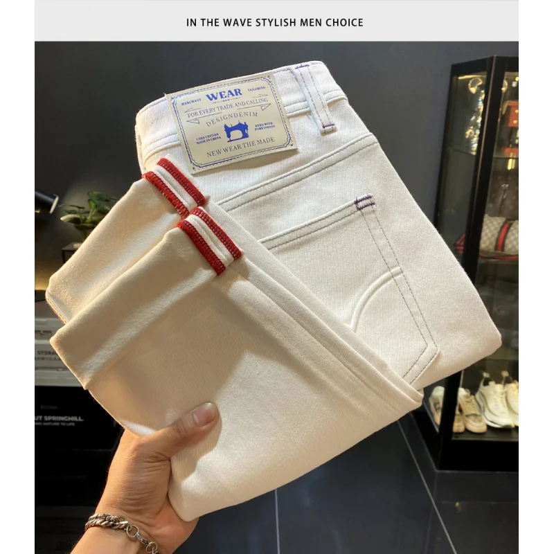 

Высококачественные белые мужские джинсы 2025 года, весна и осень, новый стиль, облегающий крой, маленькая прямая трубка, эластичная маленькая нога, повседневная, легкая, роскошная