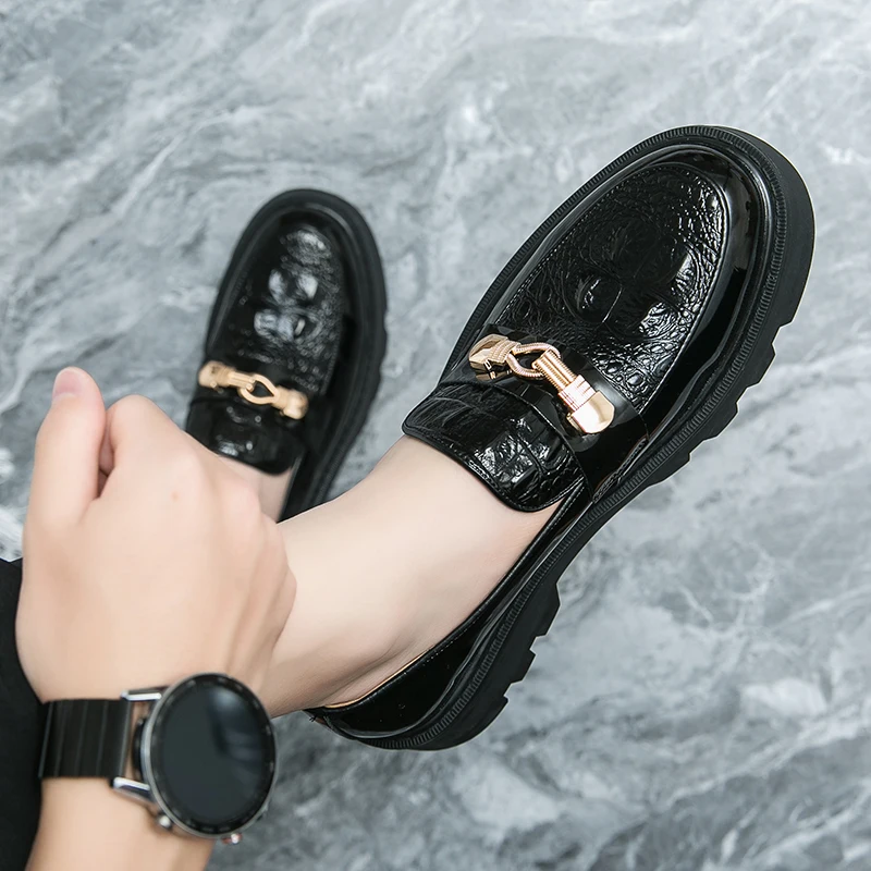 New Men Crocodile Pattern Leather Shoes Patent Leather Shoes with Thick Soles Loafers Fashion Luxury Men Slip on Mocassin Shoes