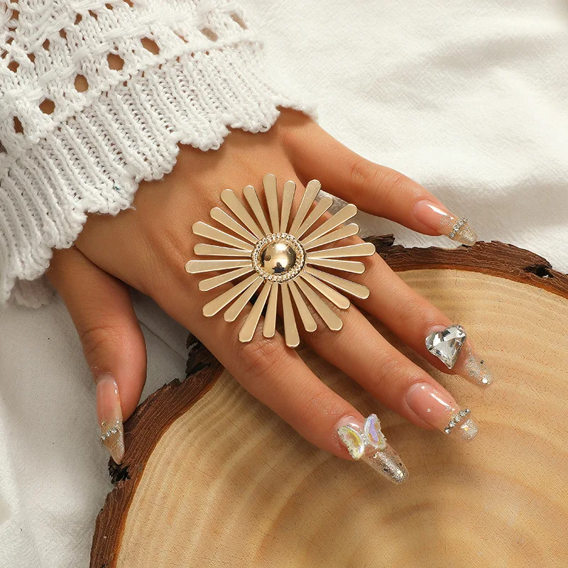 Anillos de girasol de oro coreano para mujer, anillos de flores grandes ajustables de Metal bohemio, joyería de fiesta de vacaciones, regalo del Día