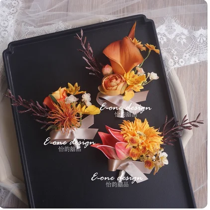 

Orange-tone wedding corsage wrist flower Bride, groom, father, mother, bridesmaid and best man cut the ribbon at the opening cer