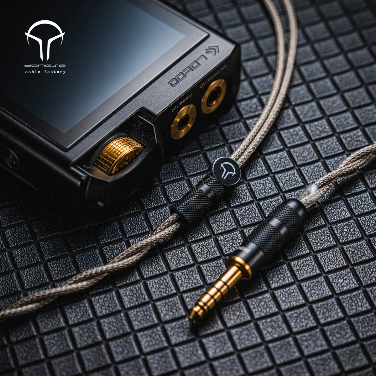 Yongse GreyBunny Single Crystal Copper + Silver-plated Single Crystal Copper Center ＆ Graphene Earphone Cable