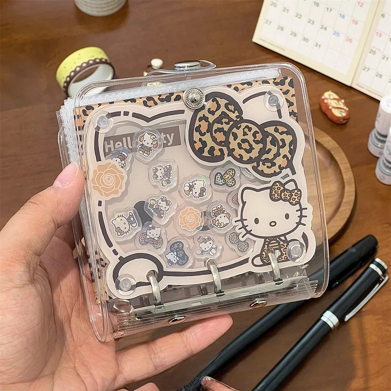 สมุดใส่การ์ดอะคริลิคแบบหลวมลายการ์ตูนเฮลโลคิตตี้ สามารถเก็บการ์ดดารา การ์ดธนาคาร รูปถ่าย ของขวัญคริสต์มาส ฮาโลวีน