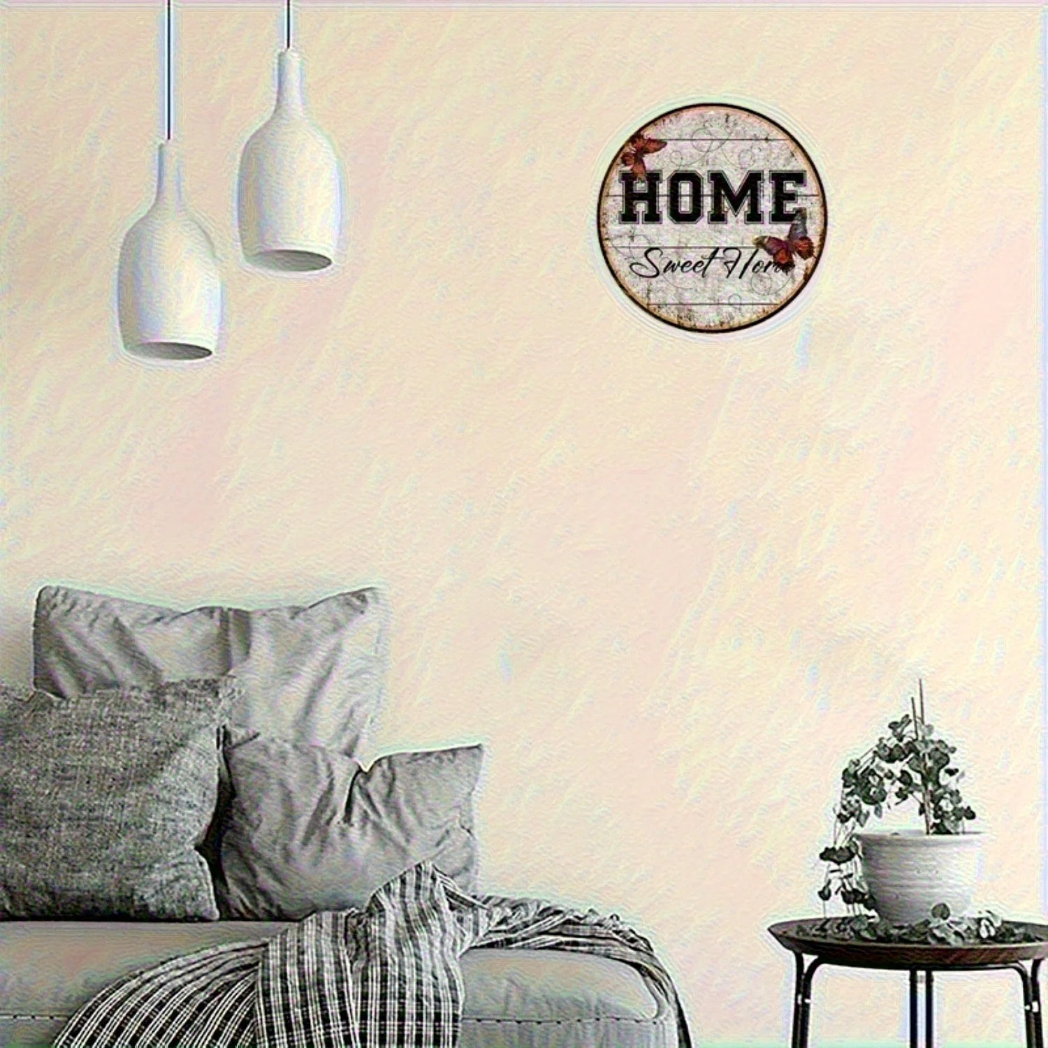 مسطح ثنائي الأبعاد، مسطح ثنائي الأبعاد هذا المنزل تحت علامة إكليل عيد الميلاد لمراقبة قزم - ديكور حائط دائري من الألومنيوم مقاس 8 × 8 بوصة مع جنوم وكاليفورنيا