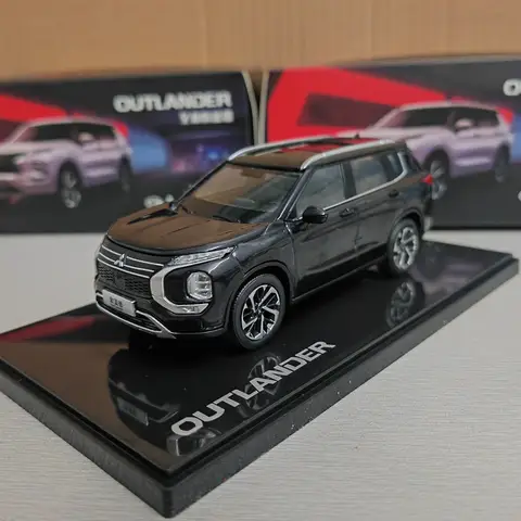1/43 Mitsubishis Outlander SUV Legeringsbilmodell Gjuten Metall Terrängfordon Bilmodell Simulering Miniatyrskala Barnleksak Present 12 best sales Pajero-leksak - №2