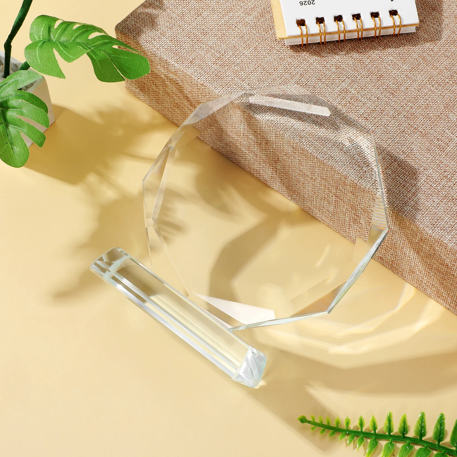 

Crystal Trophy Decorative Transparent Award Delicate Prize Accessory Suitable for Home Party Desktop Display Desktop Trophy