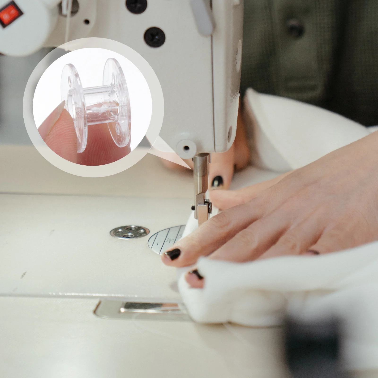 

25Pcs Sewing Machine Bobbin Spools Transparent Plastic Durable Empty Storage Case Set for Household Use Sewing Machine Spool