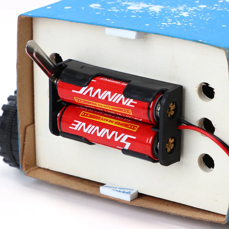 Robot spazzante fai-da-te Kit elettronico hoover creativo Invenzioni tecnologiche scientifiche per studenti Assemblare kit di materiali fatti a mano per invenzioni