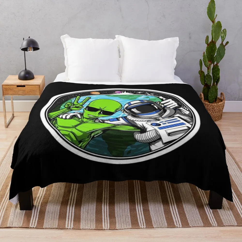

Alien & Astronaut Space Selfie Throw Blanket sofa bed warm winter Blankets