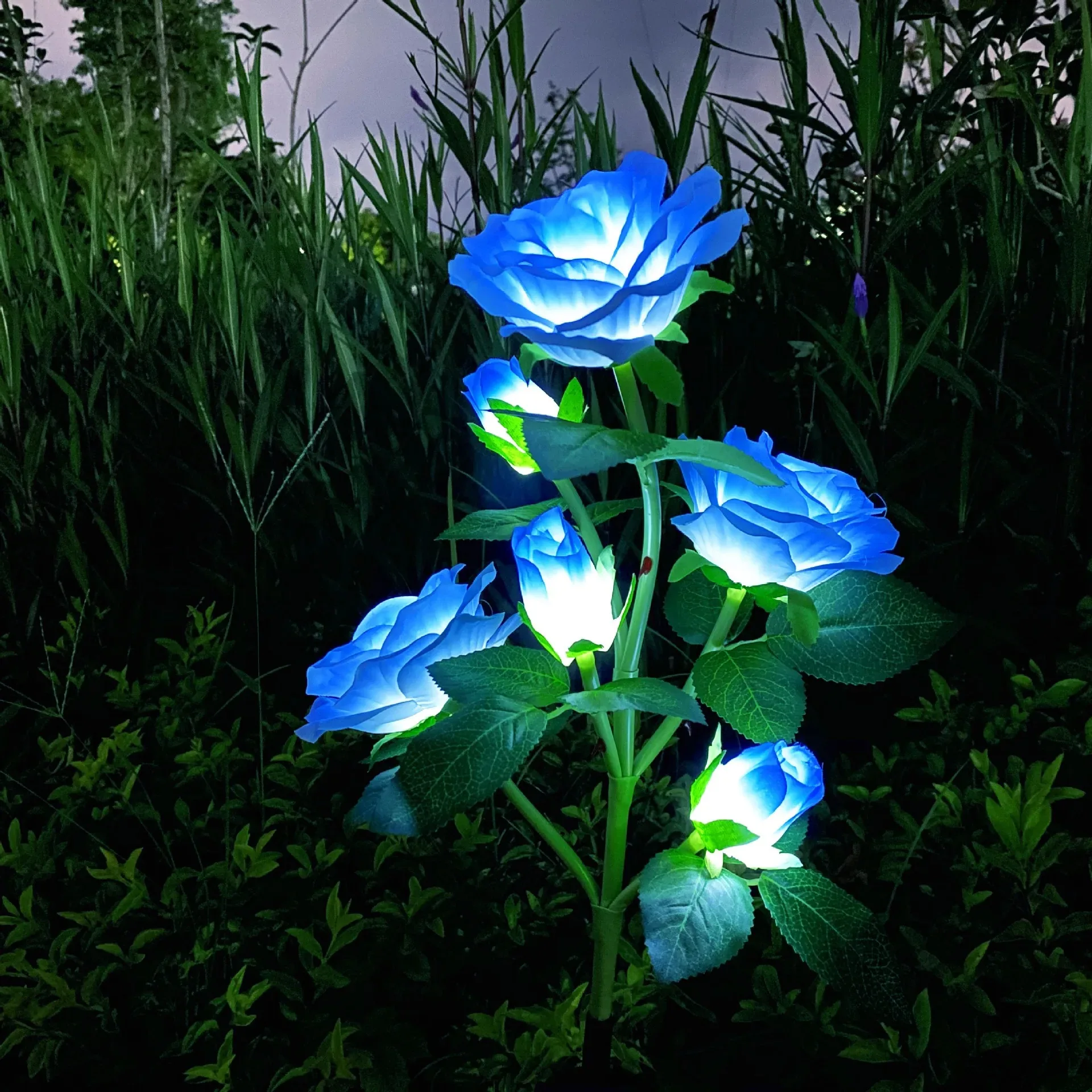

5 Heads Solar Lights Outdoor Decorative Solar Garden Lights Plastic Rose Flower Lawn Lamp for Yard Patio Garden Decoration