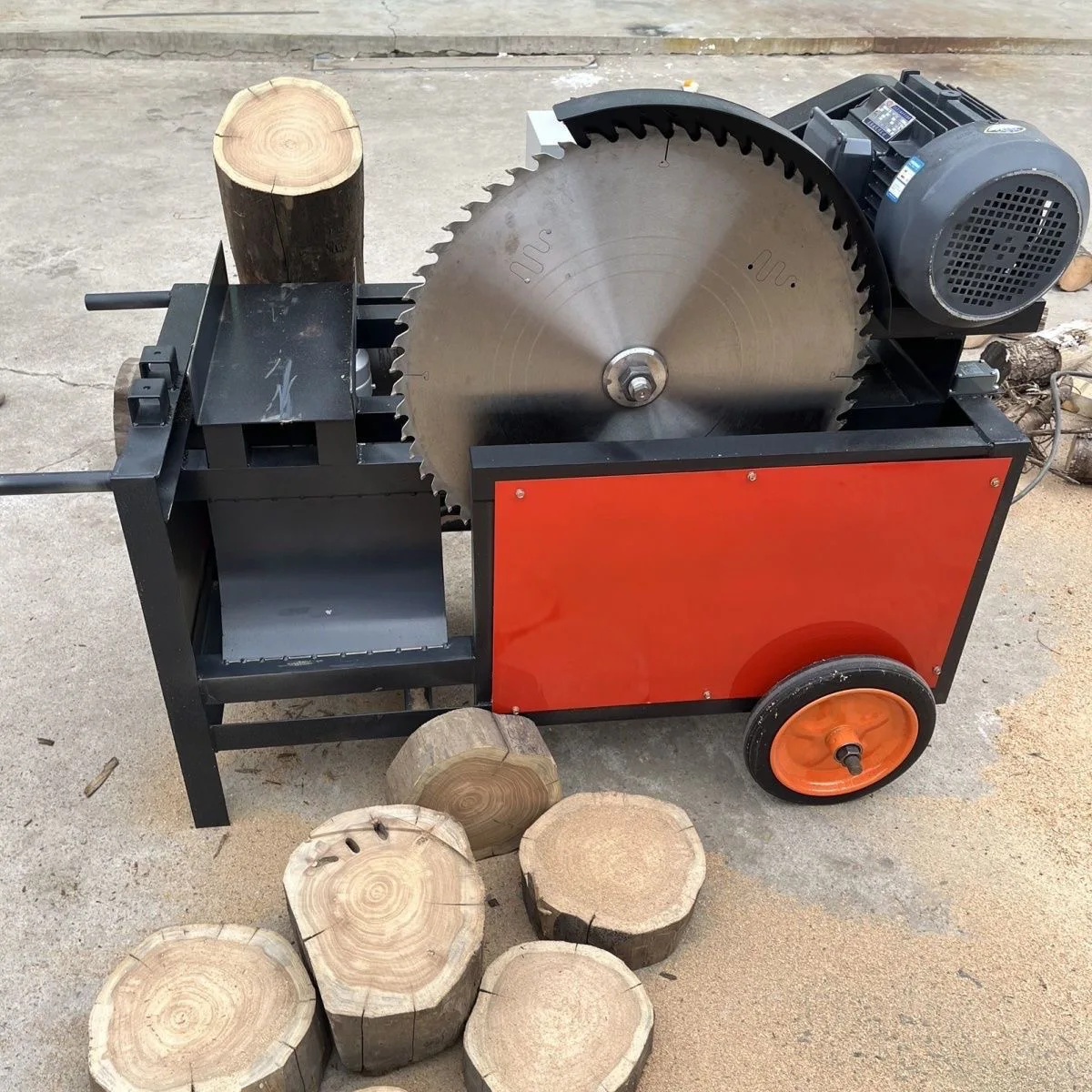 

Electric Wood Cutting Saw 3KW Portable Type Wood Sawing Machine