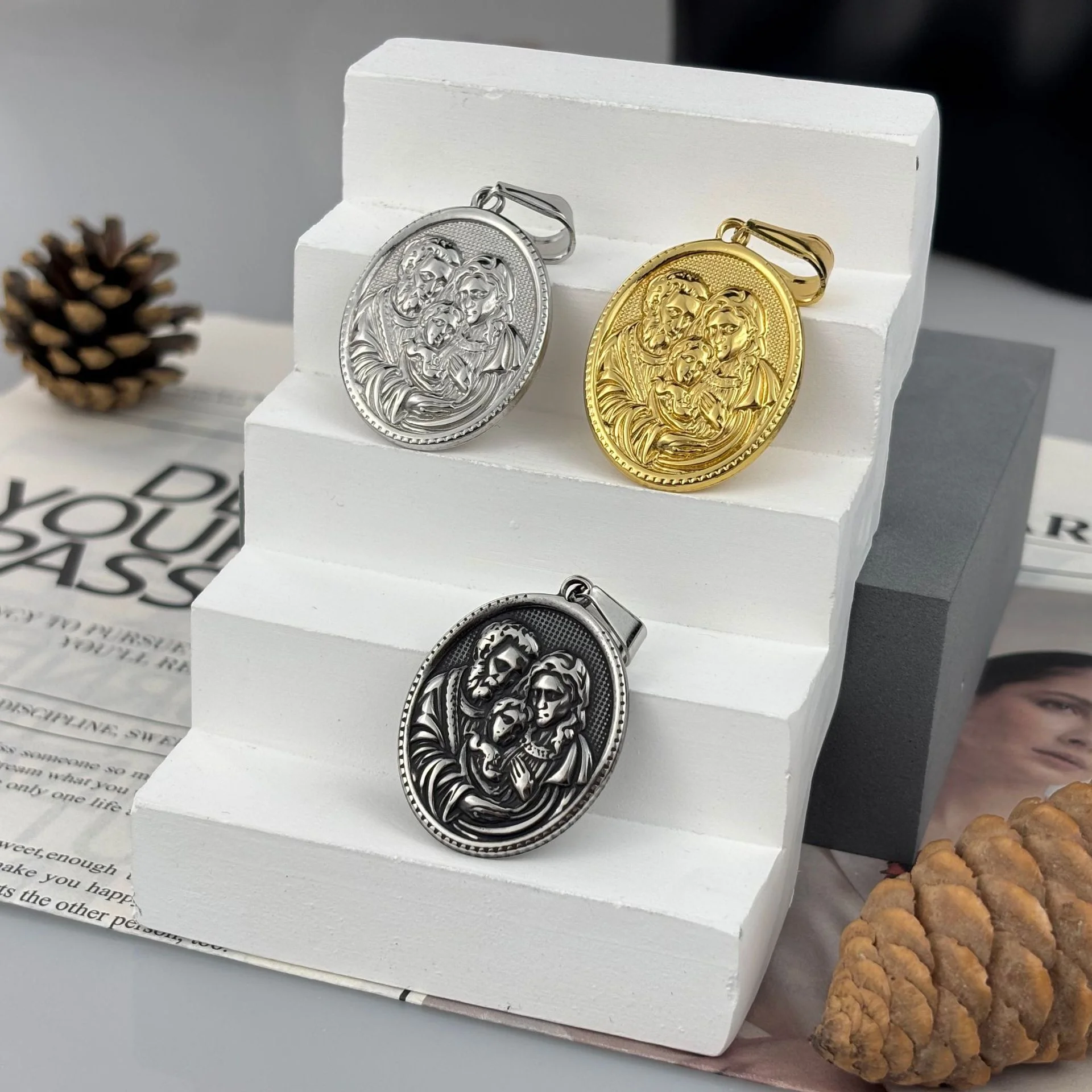 Pendentif ovale Sainte Famille en acier inoxydable 316L, breloque religieuse chrétienne vintage, collier pour homme, bijou cadeau