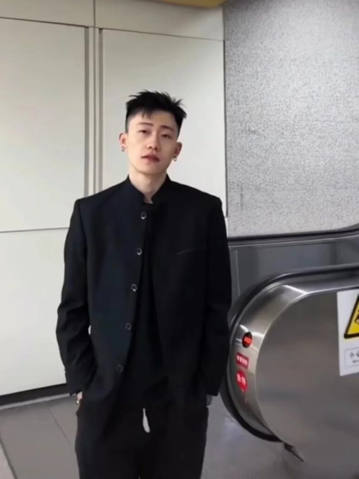 

New Chinese Sle Men's Jaet Zhejiang Casual Stand Collar Suit Coat Trendy Spring Autumn Oanhe Polyester Fiber Thiened