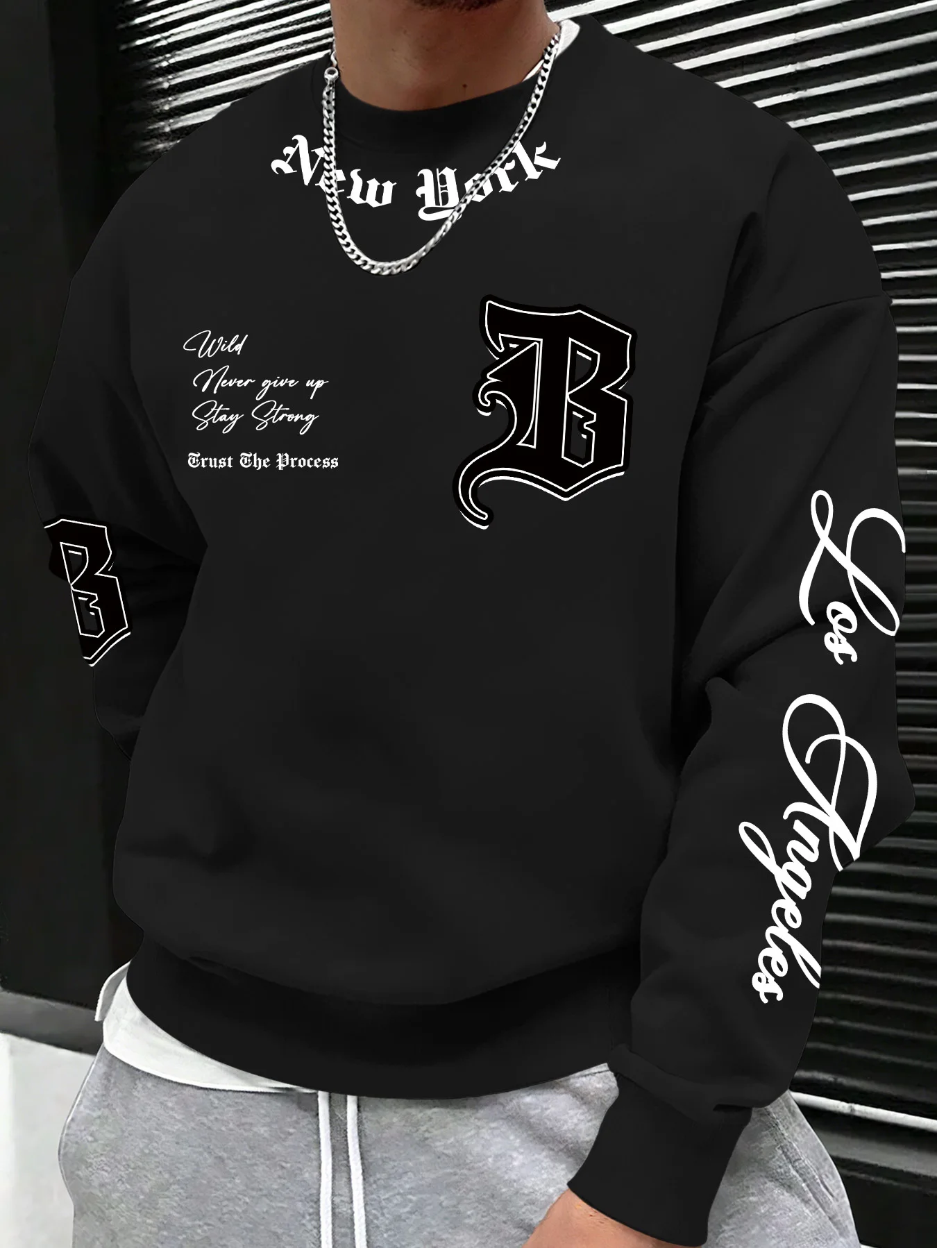 Neues Herren-T-Shirt im amerikanischen Stil für den Herbst, mit Gothic-Buchstaben-Print, bequem, weich, Rundhalsausschnitt, lange Ärmel, Outdoor-Street-Top – Detail 4