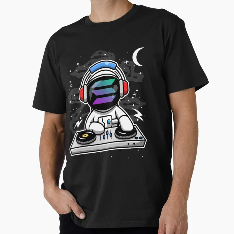 

Astronaut DJ Solana Coin SOL Coin To The Moon Crypto Token Cryptocurrency Blockchain Wallet HODL Gift T shirt Large size Tops
