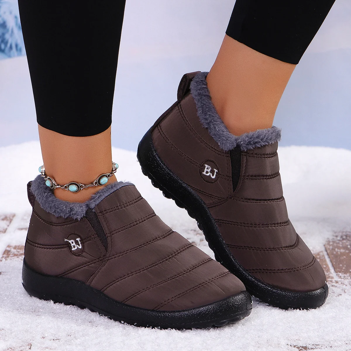 Women's fleece-lined ankle boots: stylish, comfortable winter short boots that are warm, trendy, versatile, casual, and durable.
