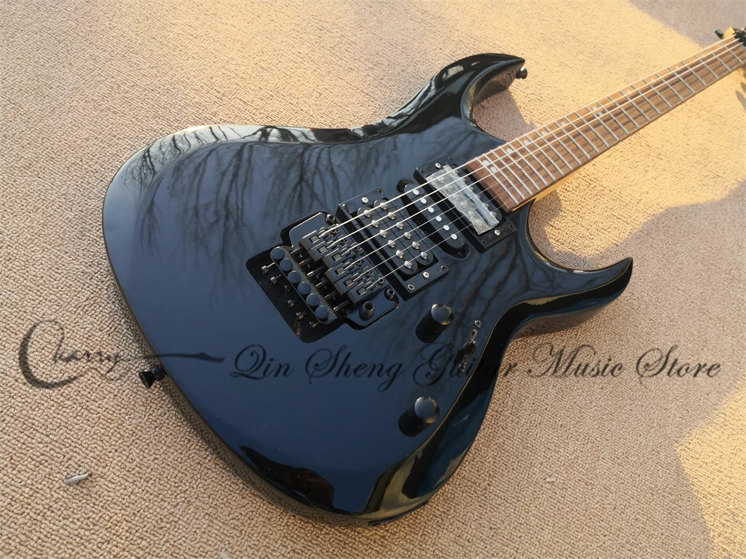 Black guitar, Tremolo bridge, HSH pickups, solid wood body, maple neck, rosewood fingerboard, 24frets, X6 guitar, customizable