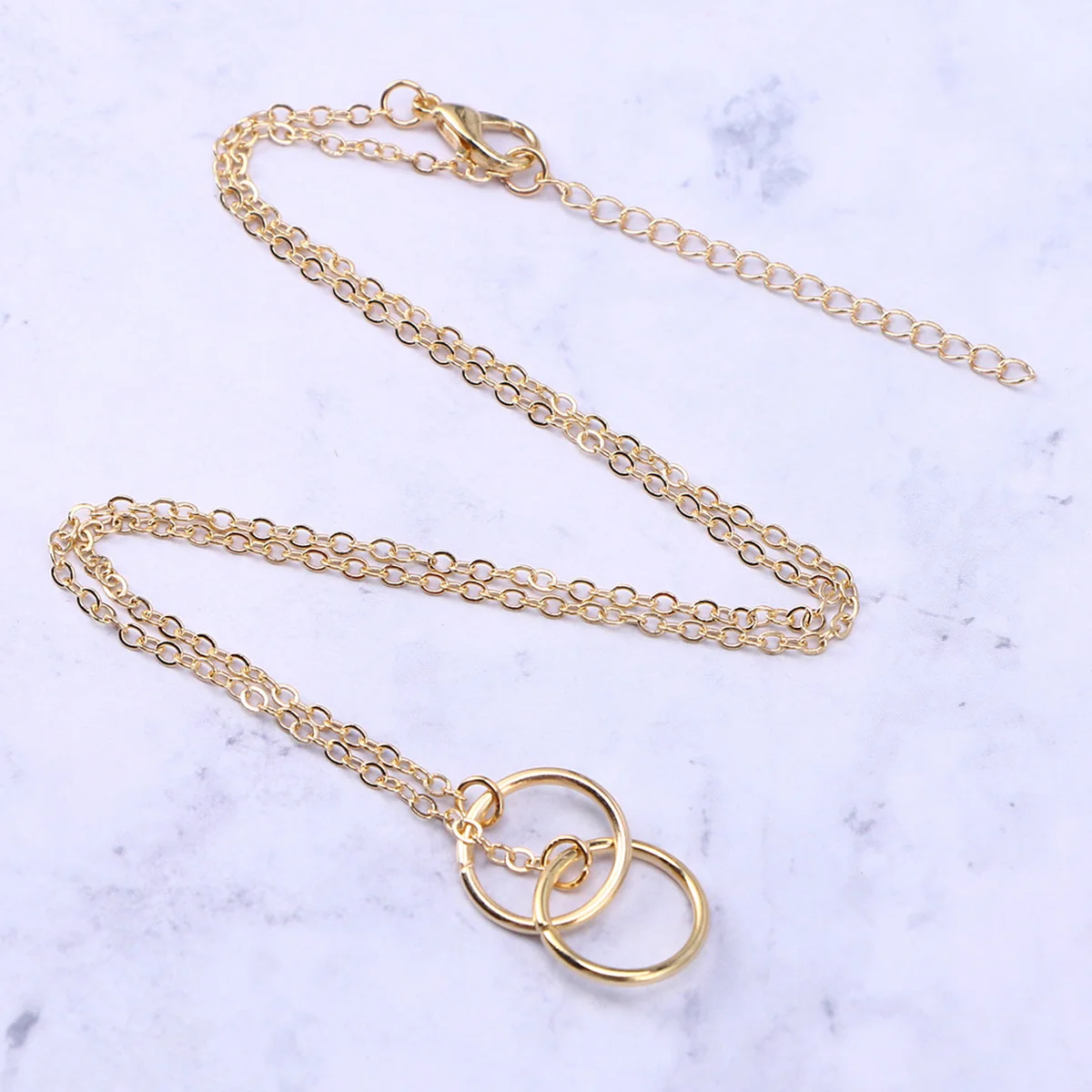 

Women Interlocking Pendant Necklace Lightweight Comfortable Gift Jewelry Valentines Charm Choker Party Wear