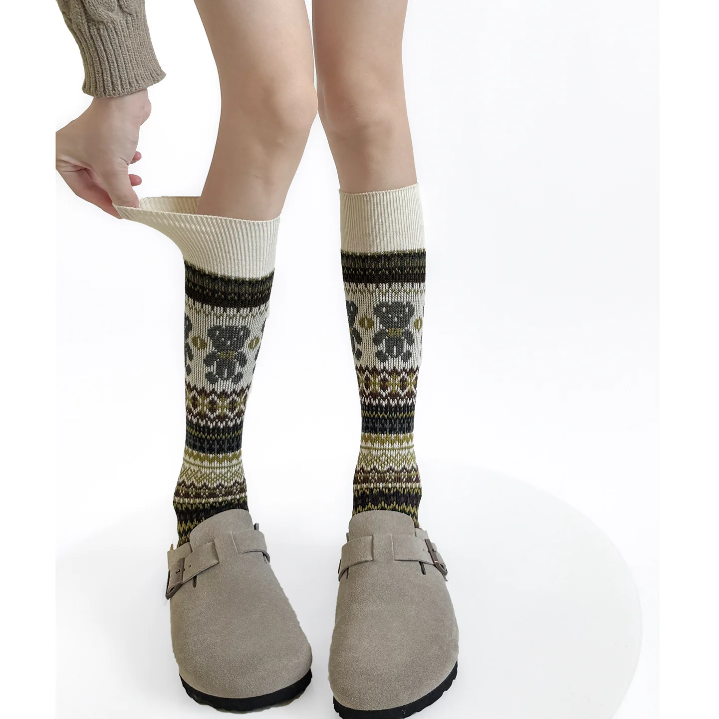 خمر الدب نمط إبرة مزدوجة Kitted النساء الركبة عالية جوارب قطنية الخريف الشتاء منتصف العجل تنوعا ريترو شيك نمط الشارع