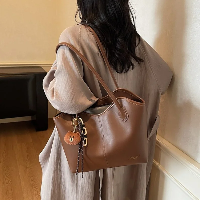 

Top-Tier Women's Hand Bags Made Of Sheepskin Leather Boasting Uruguay High-End Spacious Soft Daily Look​